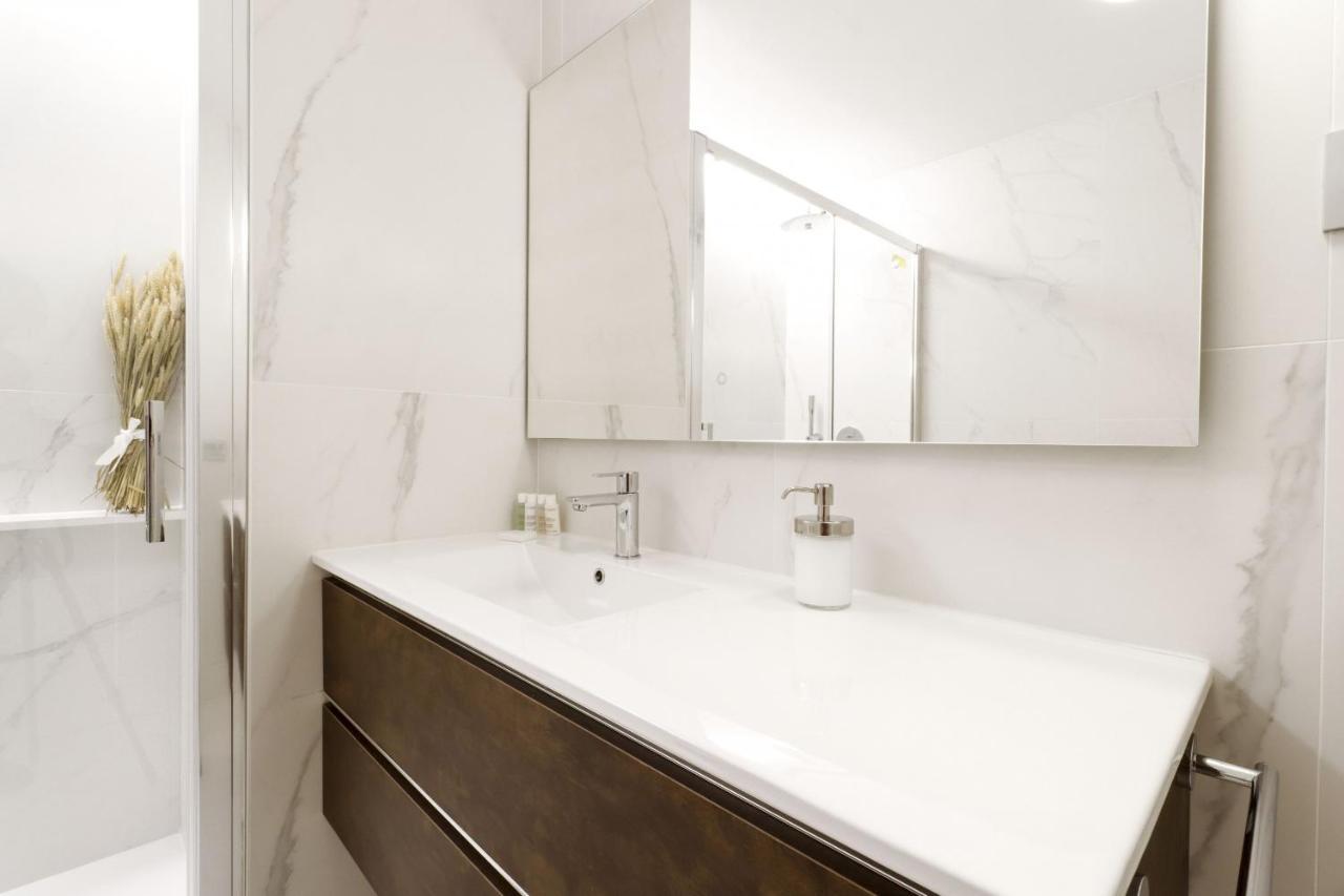 Royal Madrid Apartment Exterior photo
